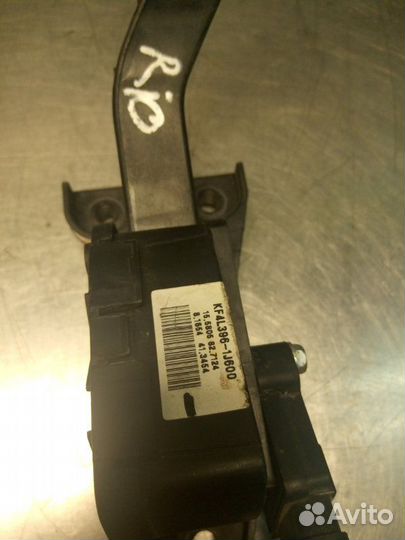 Педаль газа Kia Rio 3 UB G4FC 2013