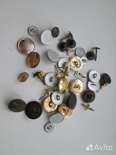 Пуговицы военные