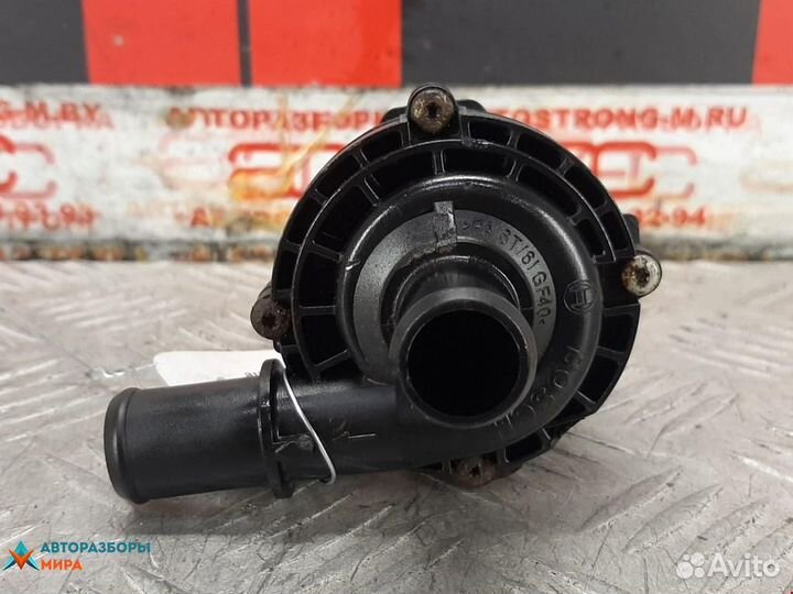 Помпа Jaguar XF X250 2008 C2P9527