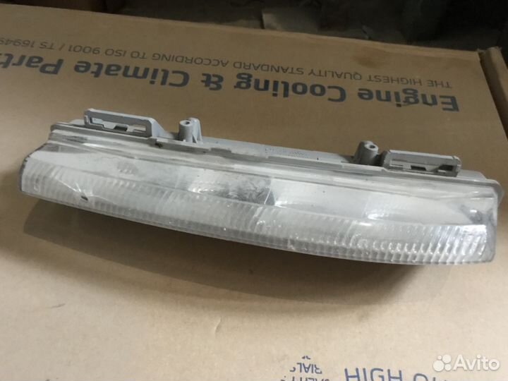 Ходовой огонь Левый (Мерседес C204) A2049068900