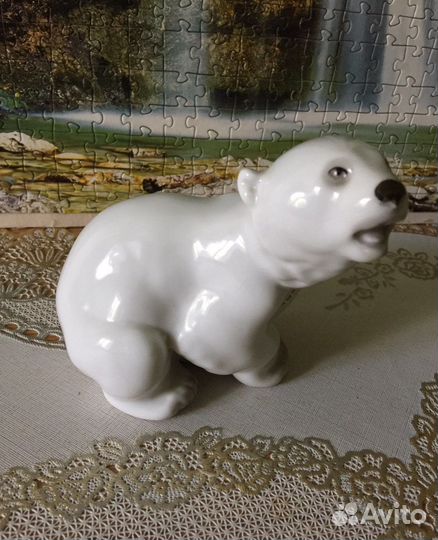 Фарфоровая статуэтка лфз Белый Медведь