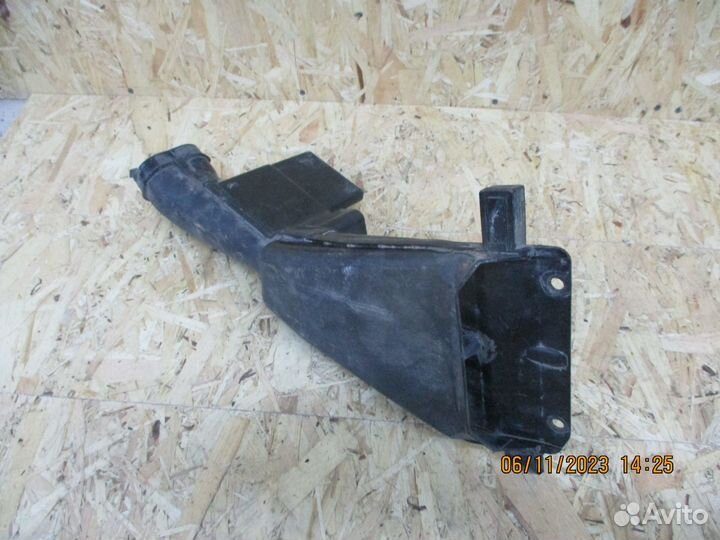 Воздухозаборник воздушного фильтра Лансер 9