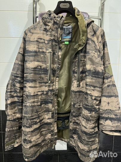Сноубордическая куртка burton