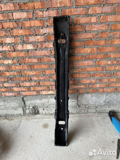 Усилитель бампера передний