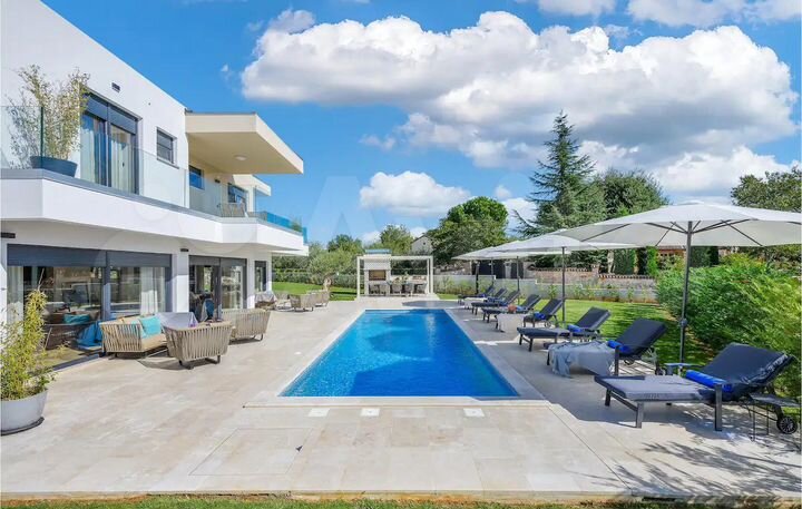 Коттедж 178,6 м² на участке 5 сот.