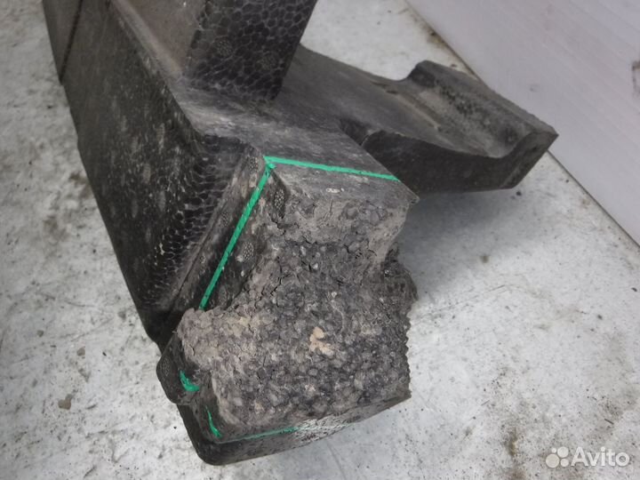 Наполнитель переднего бампера Cadillac Escalade 3