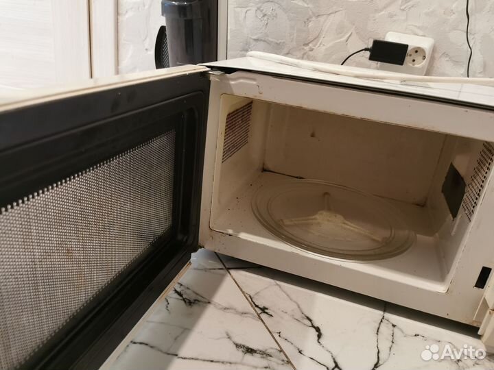 Микроволновая печь на запчасти