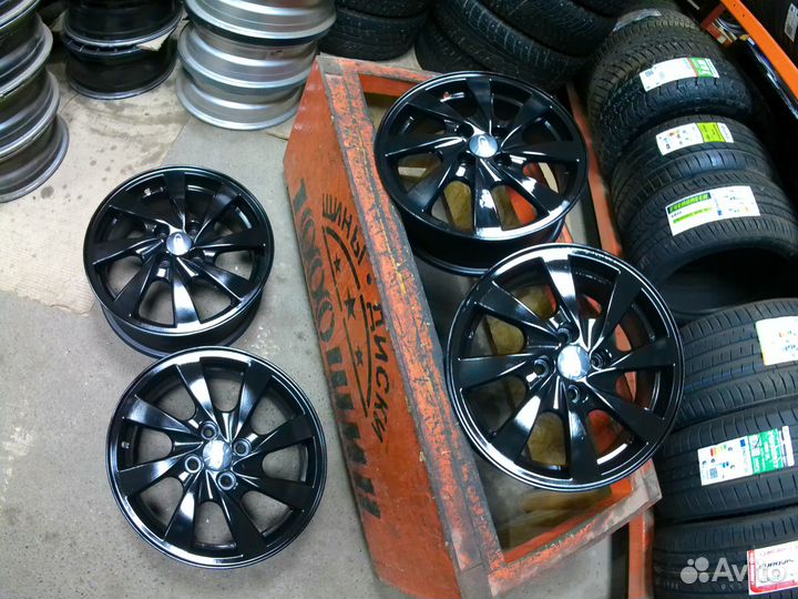 Диски Б/У Литые на В А З 6х15