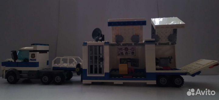 Lego City 60139 Мобильный командный центр