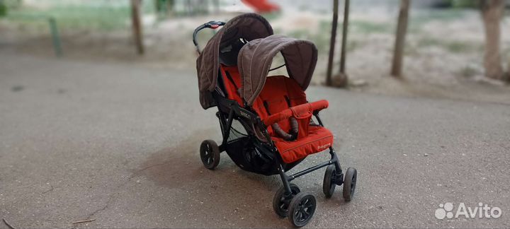 Двойная коляска