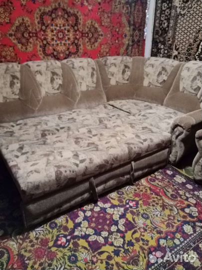 Большой угловой диван бу