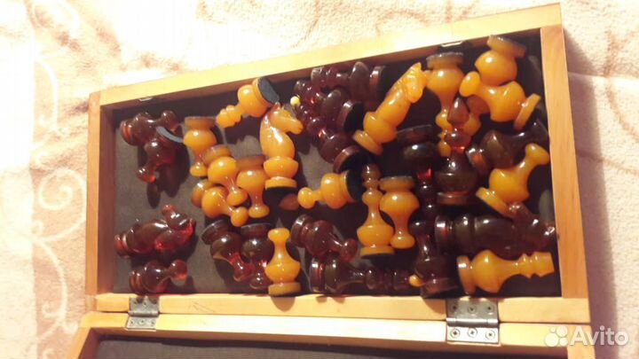 Шахматы янтарные
