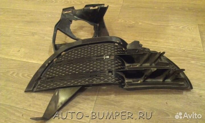 Porsche Cayenne 2010- Решетка бампера левая