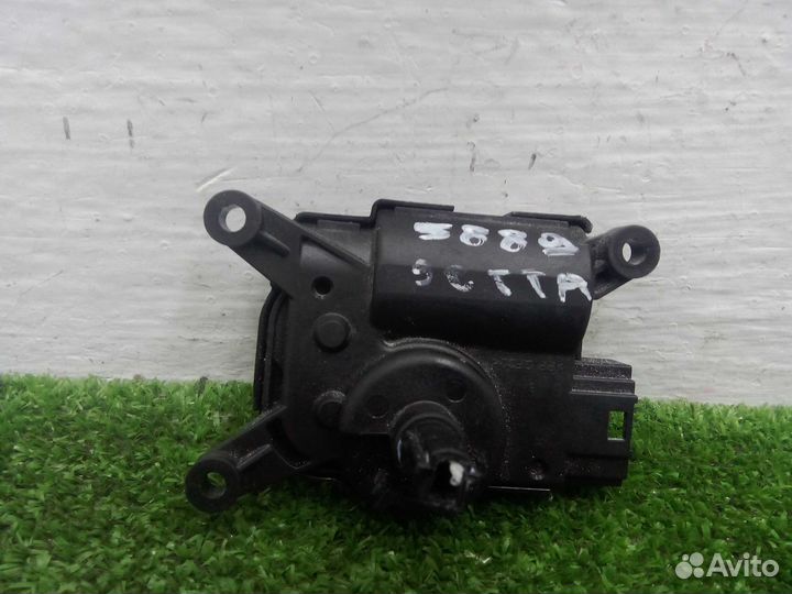 Моторчик заслонки печки Volkswagen Jetta 7 2Q0907511D