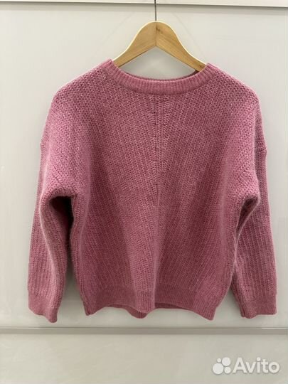 Свитер шерстяной женский