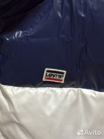 Женский пуховик levis