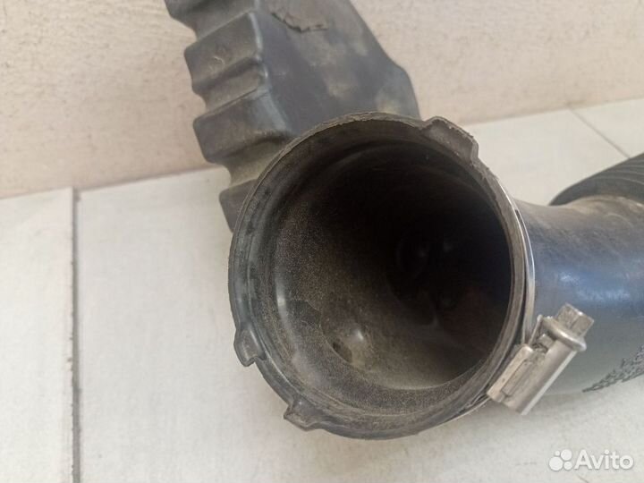 Патрубок воздушного фильтра