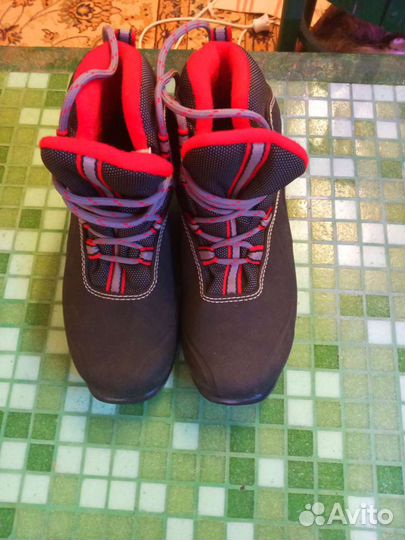 Лыжные ботинки