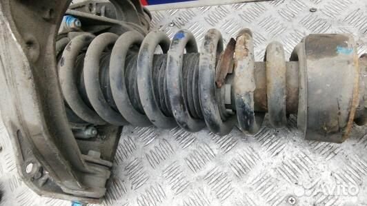 Стойка передняя правая volkswagen touareg 7L (KDN1