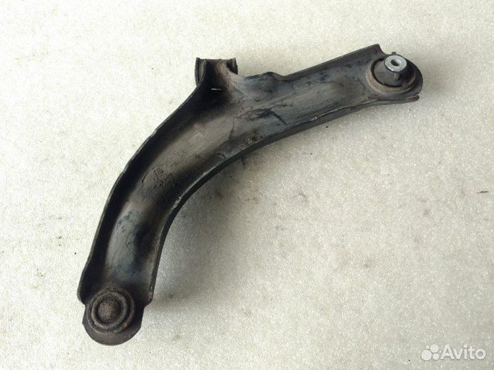 Рычаг подвески передний правый Nissan Micra K12