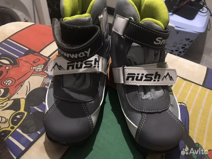 Лыжные ботинки