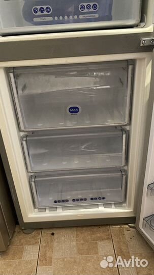 Холодильник Whirlpool