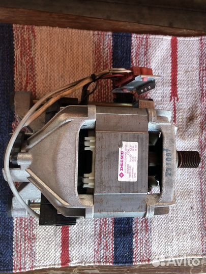 Двигататель стиральной машины