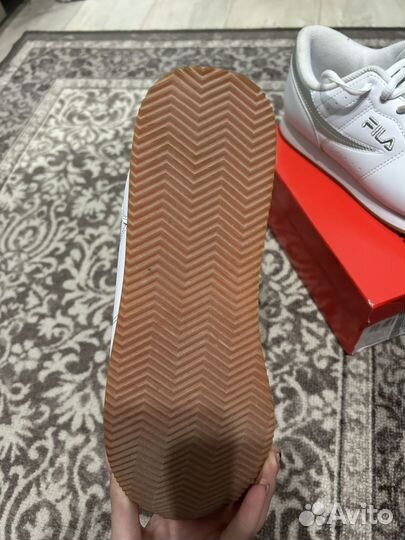 Кроссовки женские белые 38