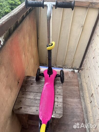 Самокат трехколесный