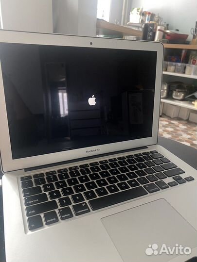 Macbook air 13 2015 i5 8gb 128 новая батарея