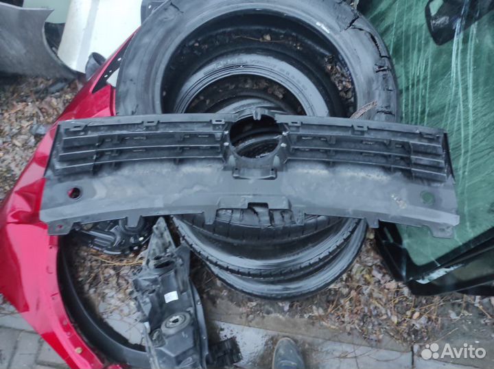 Решетка радиатора Volkswagen Polo 2015