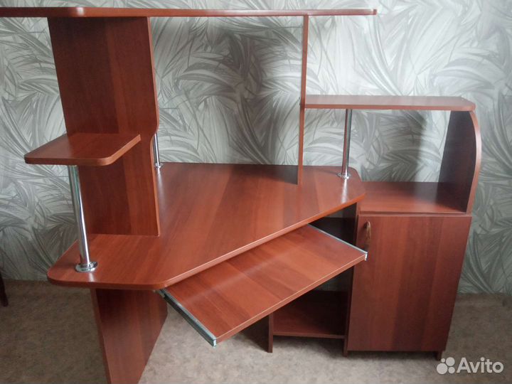 Компьютерный стол