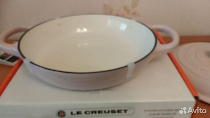 Сотейник чугунный Le Creuset, 26 см, 2,2л розовый
