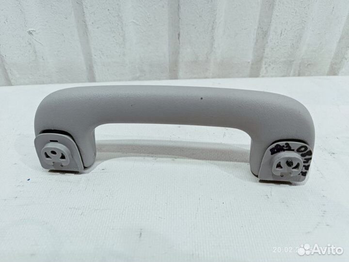 Ручка потолочная задняя правая Kia Seltos SP2 2020