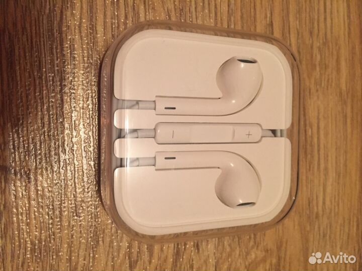 Наушники Apple