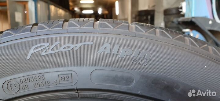 Michelin Pilot Alpin PA3 245/45 R18