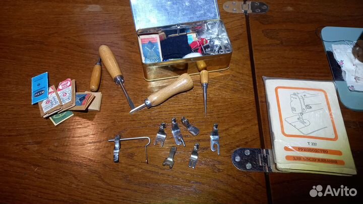 Швейная машина Лада