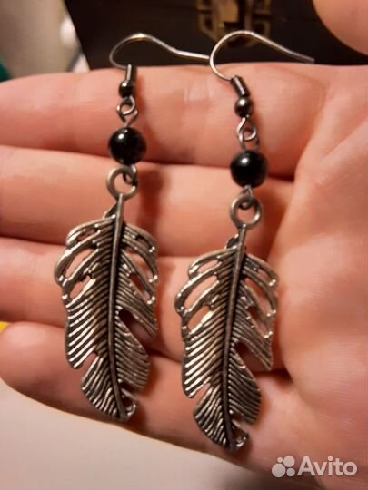 Серьги с перьями