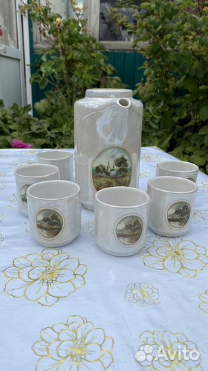 Кувшин со стаканами