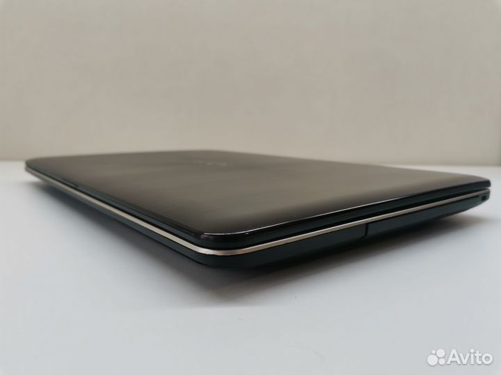 Asus X540- Core i3-40005U/ GeForce 920M/ SSD/ 8 Gb