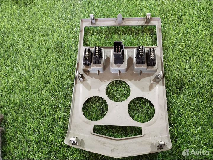 Накладка консоли центральной Renault Logan