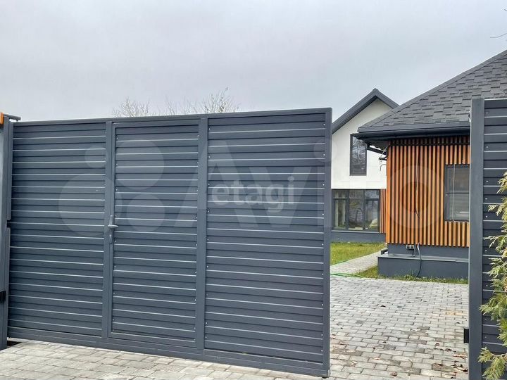 Дом 169 м² на участке 4,5 сот.