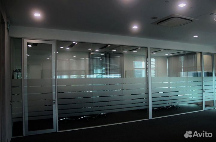 Раздвижные стеклянные перегородки