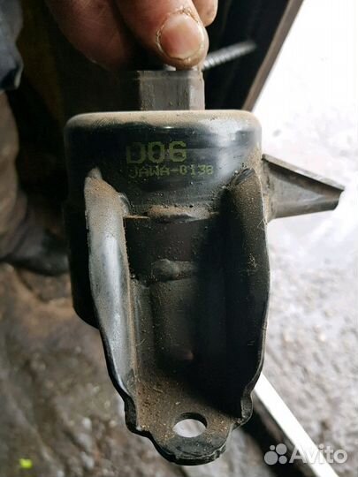 Подушка крепление двигателя хендай солярис