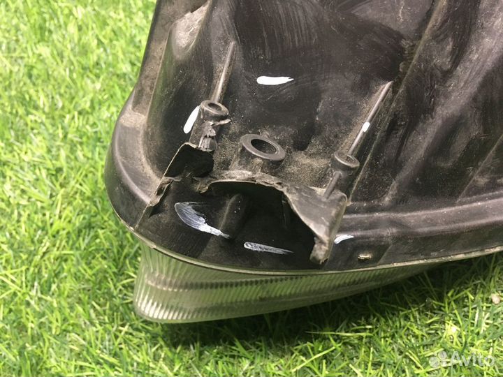 Фара передняя левая Skoda Fabia 2010-2014