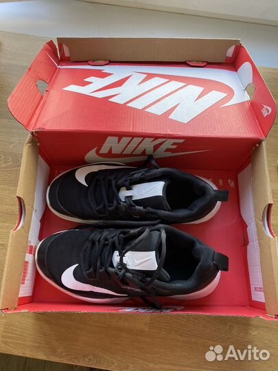 Теннисные кроссовки nike