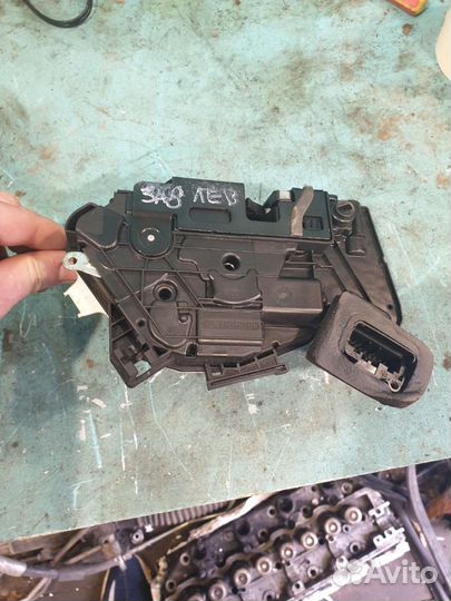 Задний левый замок Skoda Octavia a7