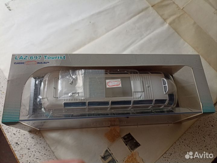 LAZ - 697 Tourist 1:43