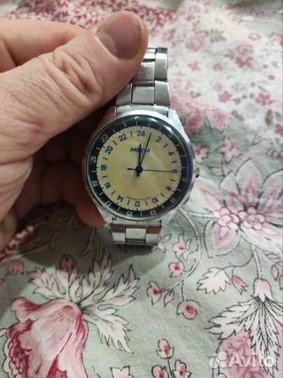 Часы ракета