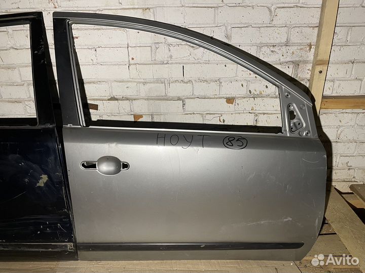 Nissan note дверь